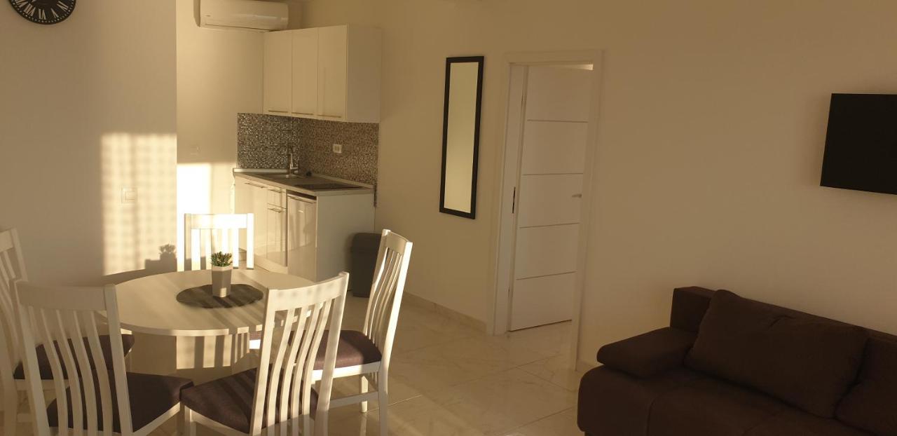 Apartmants Villa Lungo Mare Zivogosce Luaran gambar