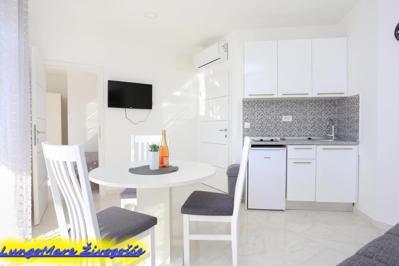 Apartmants Villa Lungo Mare Zivogosce Luaran gambar