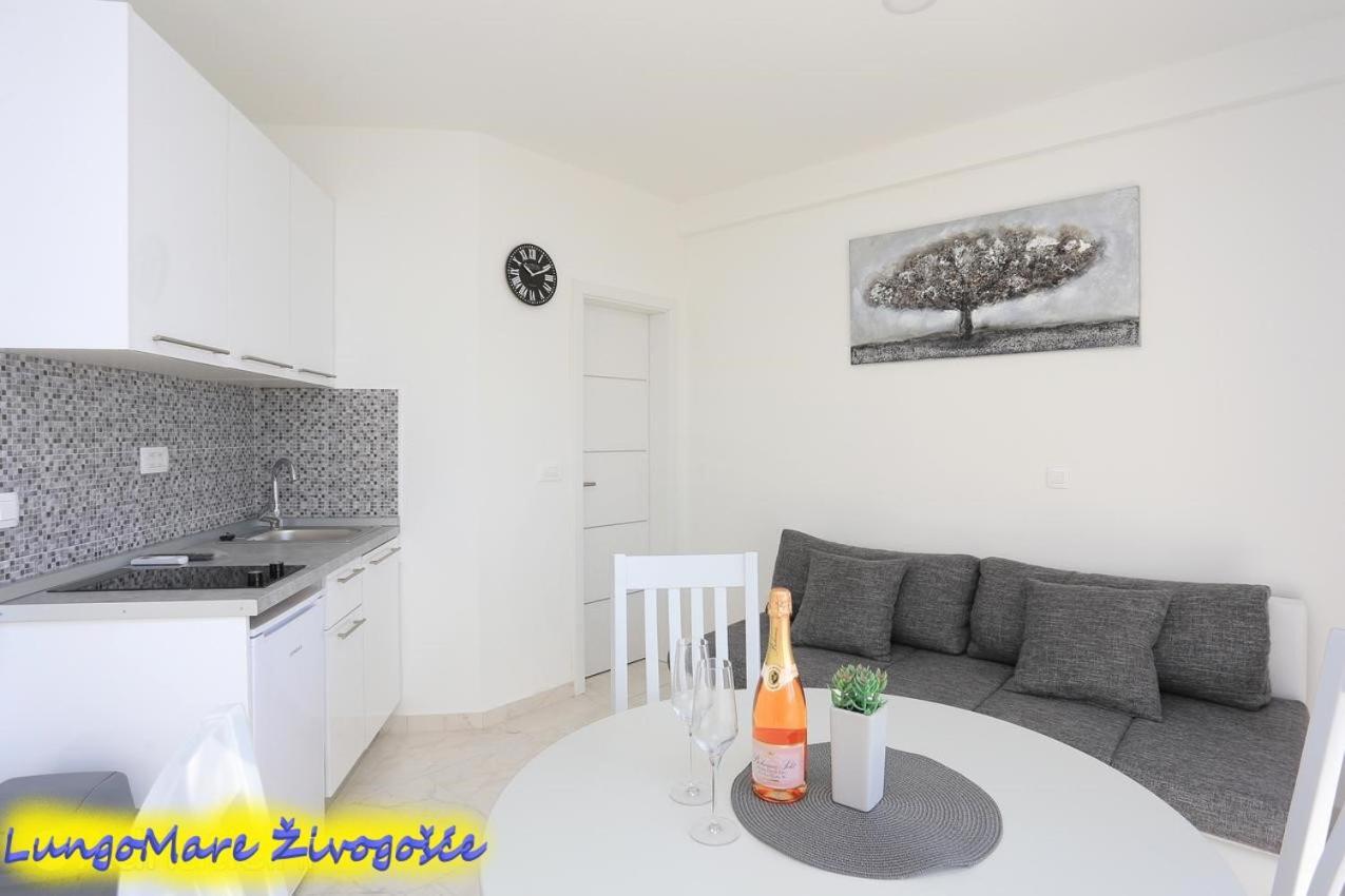 Apartmants Villa Lungo Mare Zivogosce Luaran gambar